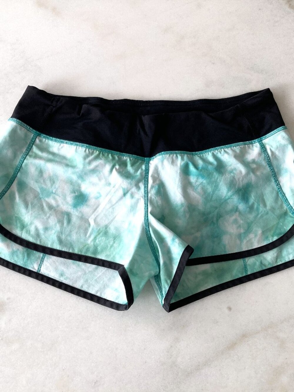 Lululemon run: speed short / mint green & black shorts, pockets, athletic shorts